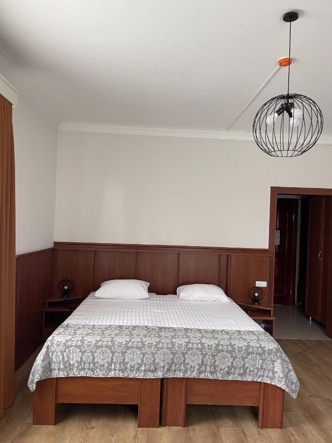 Aristocrat Hotel Tbilisi Exterior photo